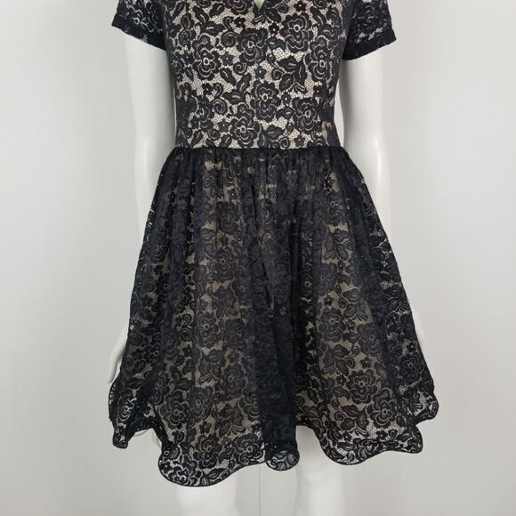 Chi Chi London Floral Lace Fit & Flare Dress Sz 10 - Picture 3 of 6